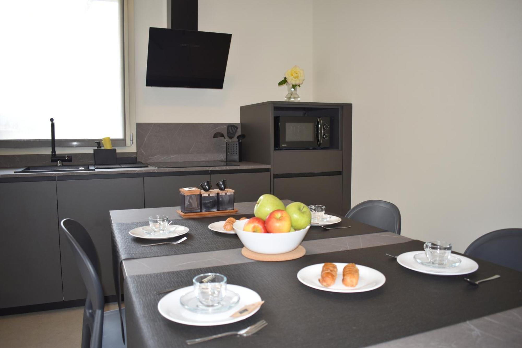Baia Delle Rose Via Roma 111 Apartment Costa Volpino Exterior photo