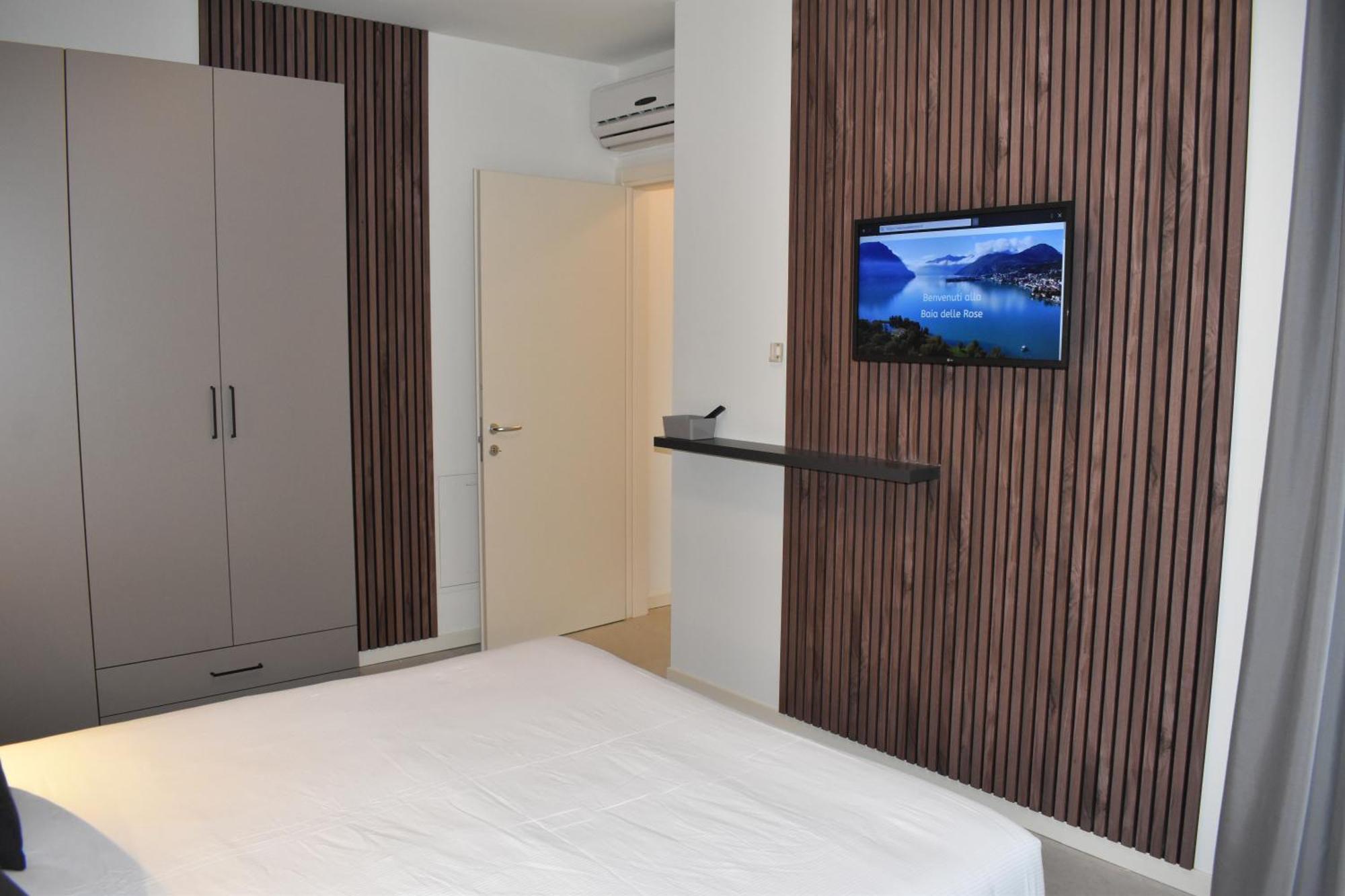 Baia Delle Rose Via Roma 111 Apartment Costa Volpino Exterior photo