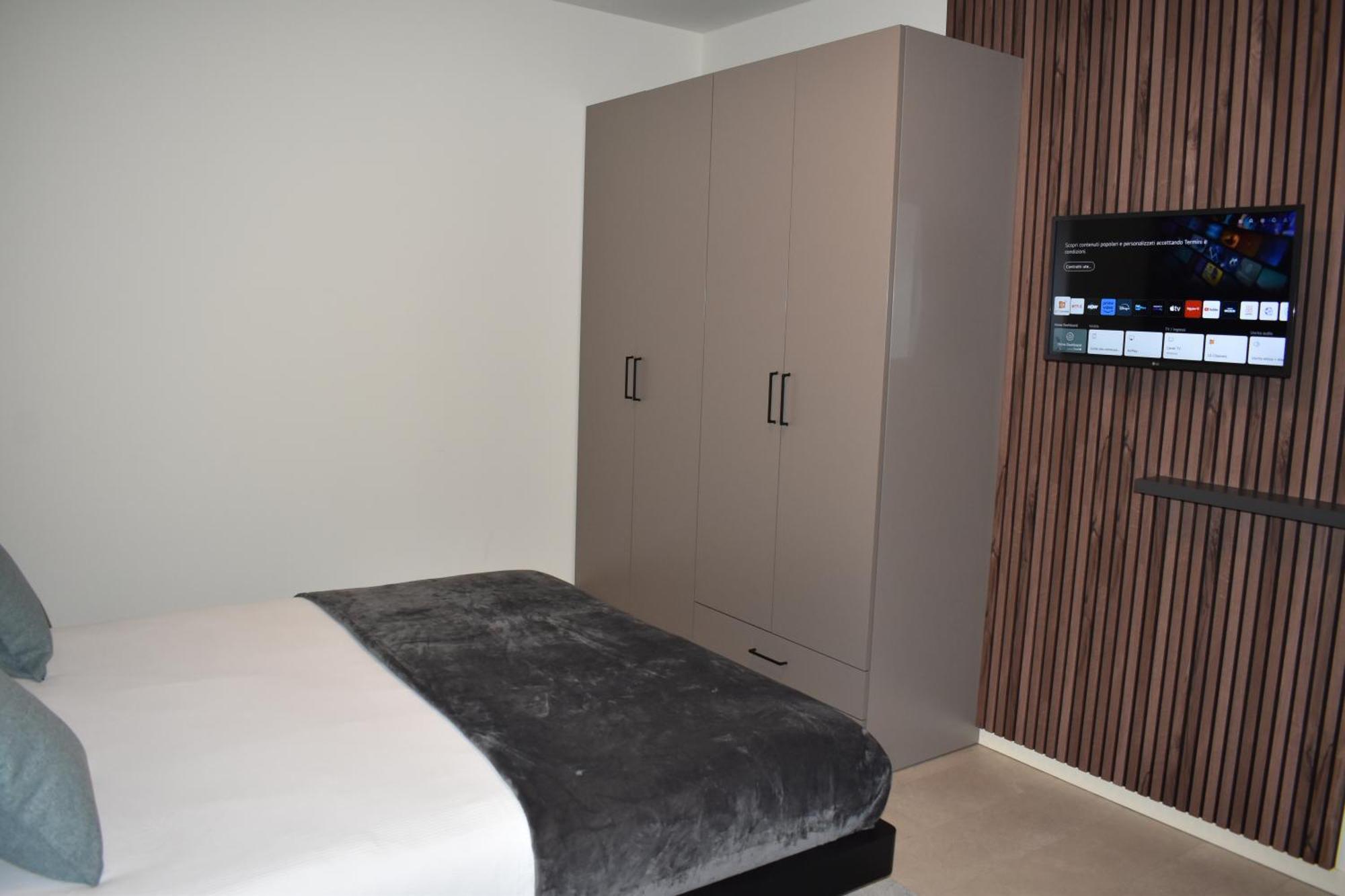Baia Delle Rose Via Roma 111 Apartment Costa Volpino Exterior photo