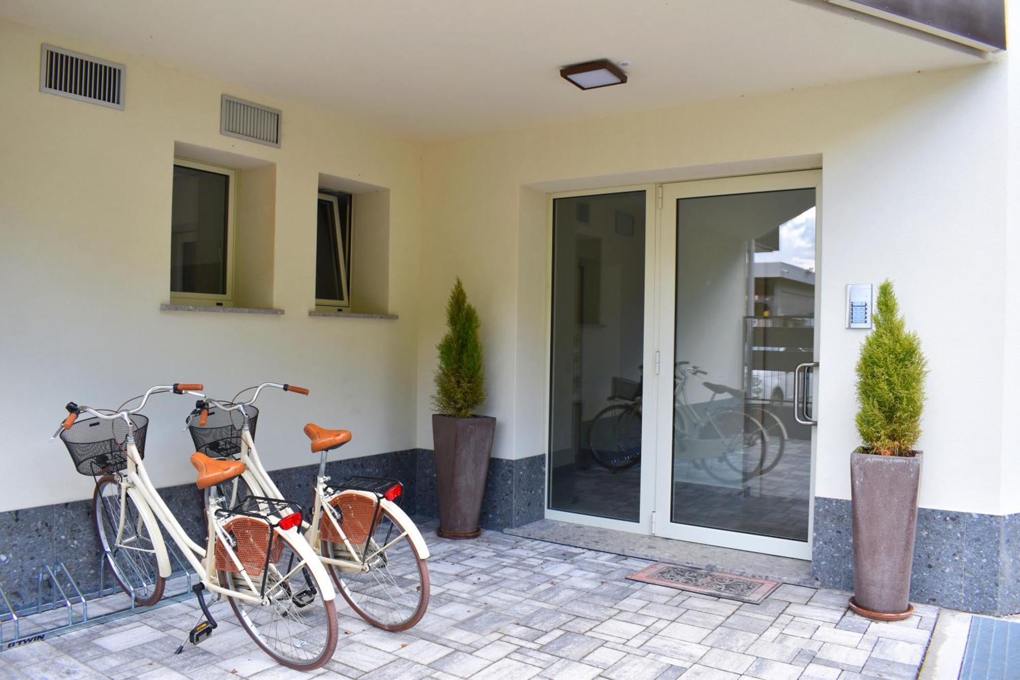 Baia Delle Rose Via Roma 111 Apartment Costa Volpino Exterior photo